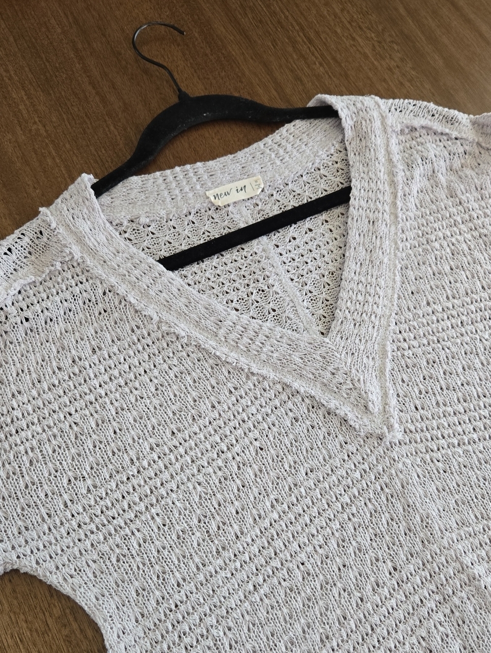 New In Light Gray Open-Knit V-Neck Short Sleeve Top - Picture 4 of 11